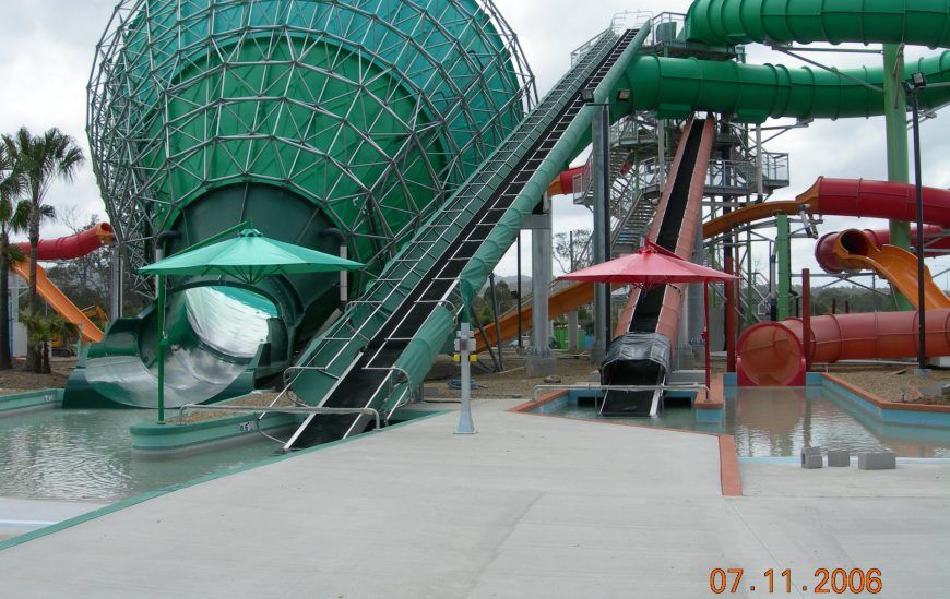 SP Side Post Umbrella at theme park